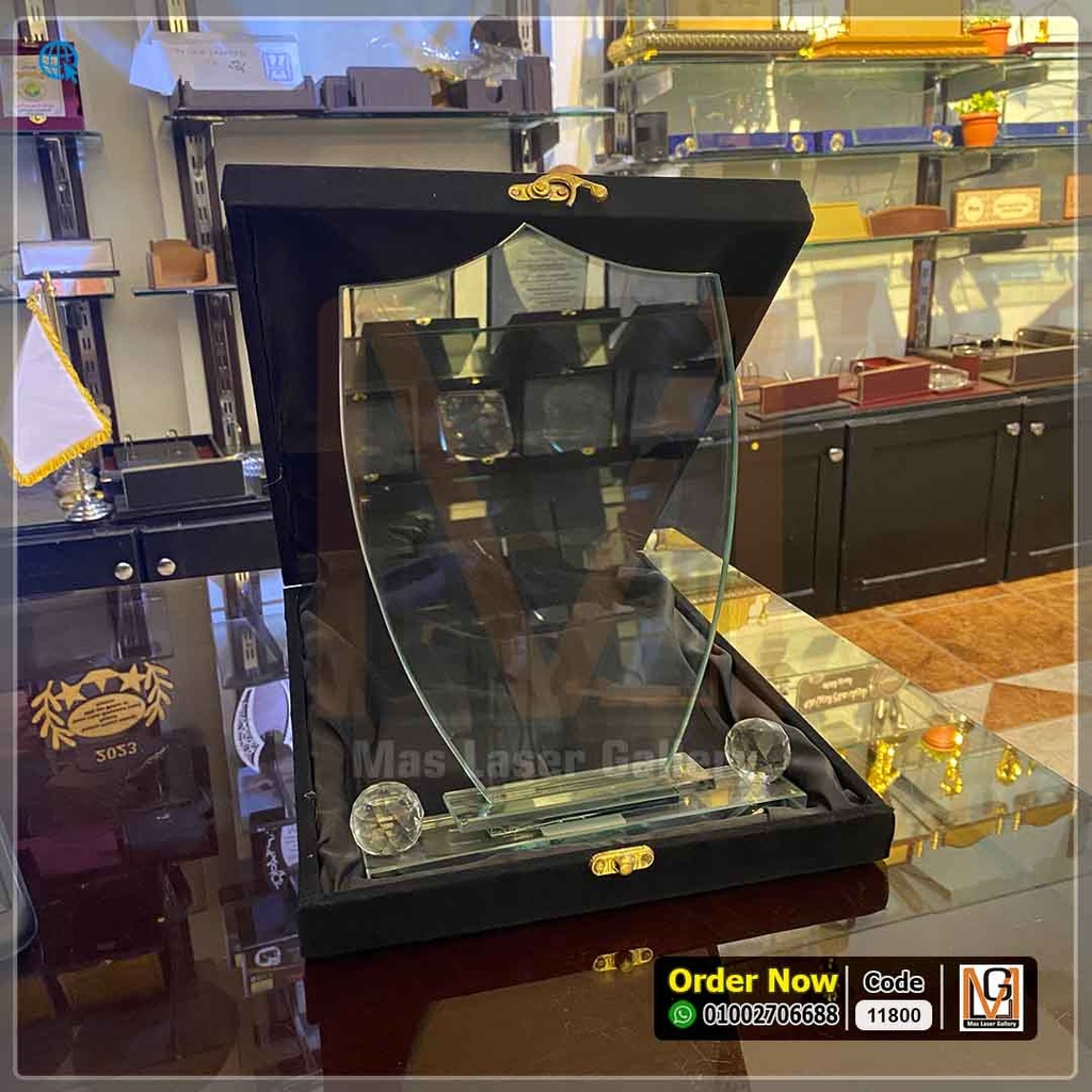 درع كريستال علبه قطيفة (كبير جدا) 1  | 11800