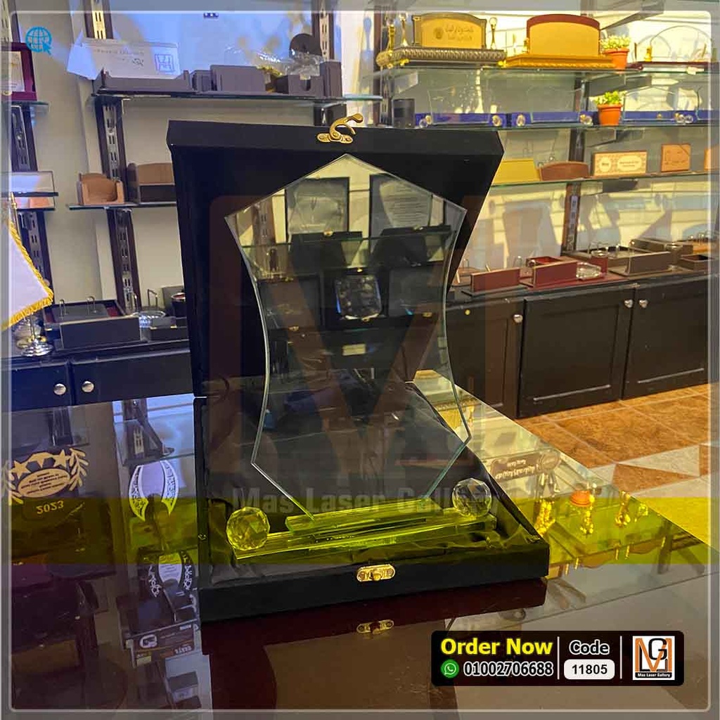 درع كريستال علبه قطيفة (كبير جدا) 6  | 11805