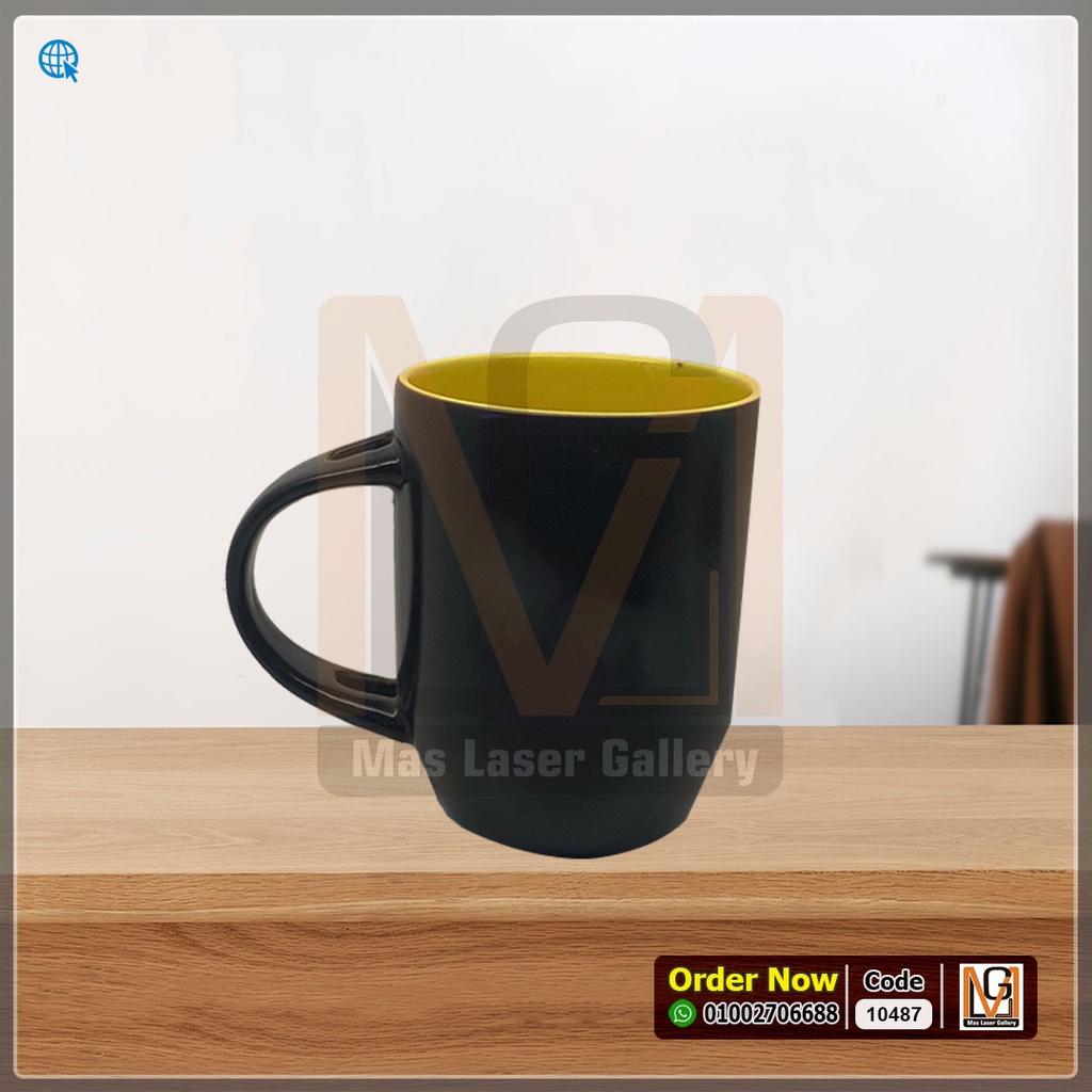 مج سحري اسود برميلي بمعلقه اصفر بعلبه  | 10487